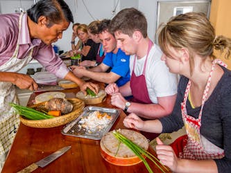 Clase de cocina matutina y visita al mercado en Siem Reap